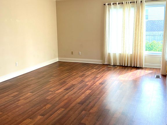 4th image of 1522 Cambria Dr