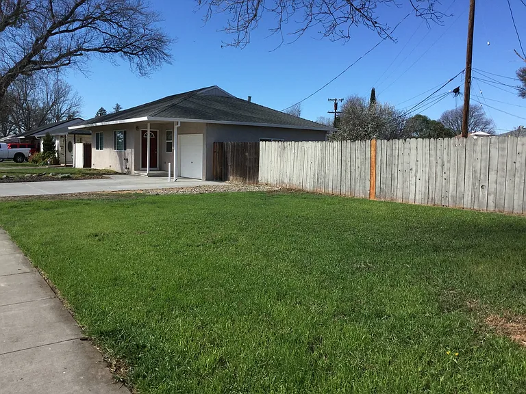 824 Taft St — Photo 3