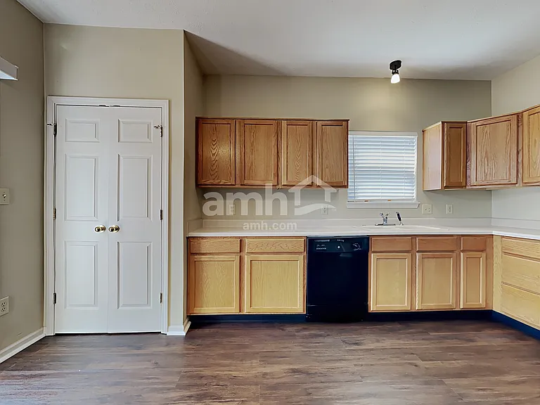 10087 Sundown Ln — Photo 4