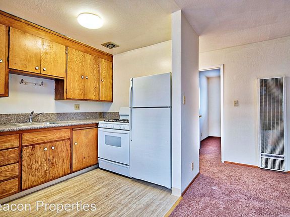 4th image of 1520 Castro St #19