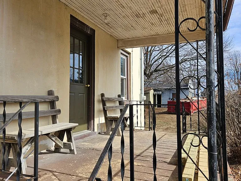 101 N Forrest St — Photo 13
