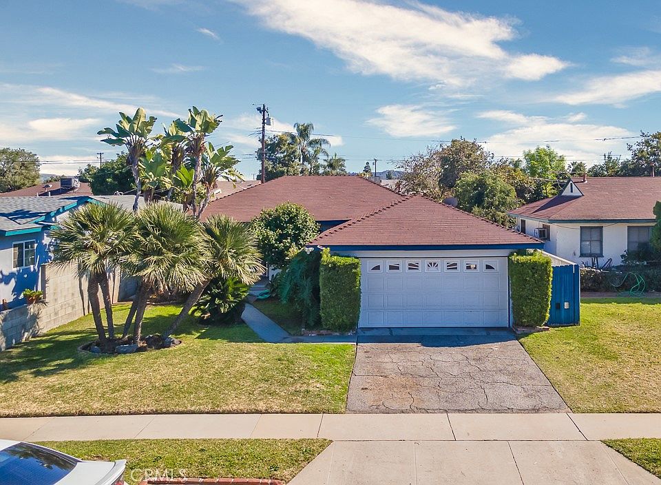 1st image of 818 Sandia Ave