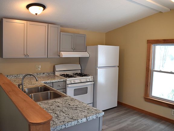 2nd image of 500 Ossipee Trail W