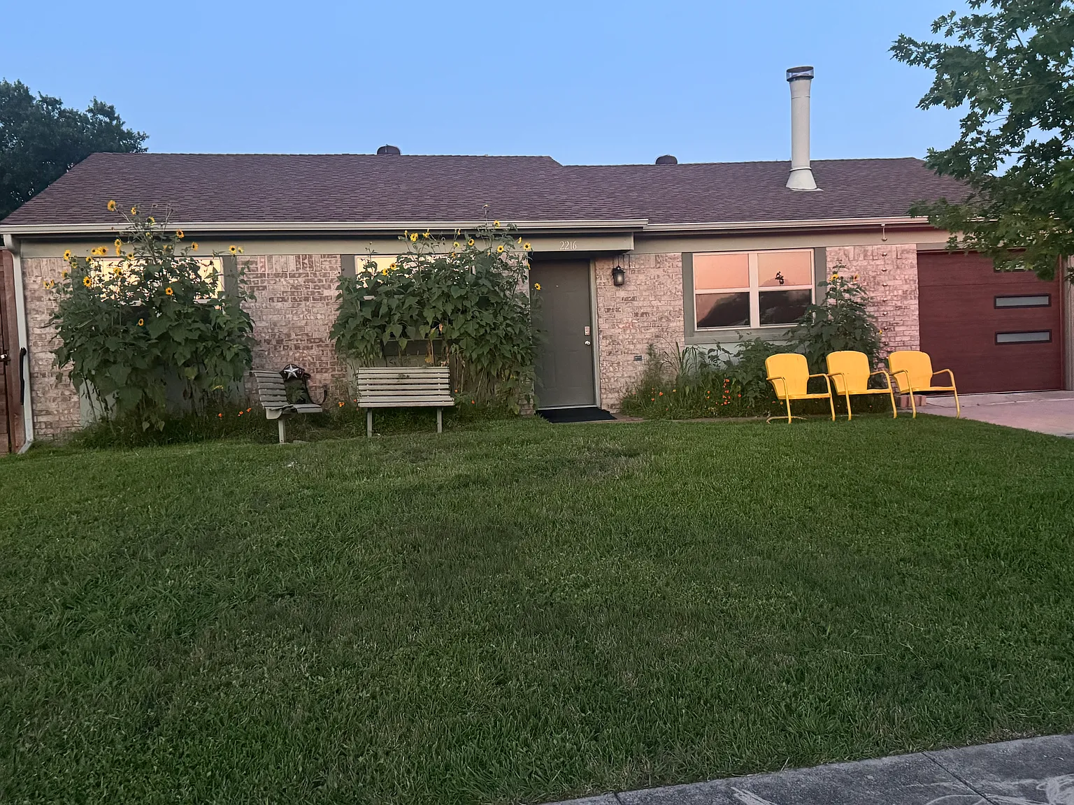 3 bed, 1346 sqft, $2,600 — Photo 1