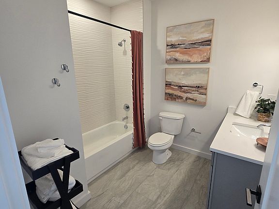 5th image of 1015 W Trinity Ln #1