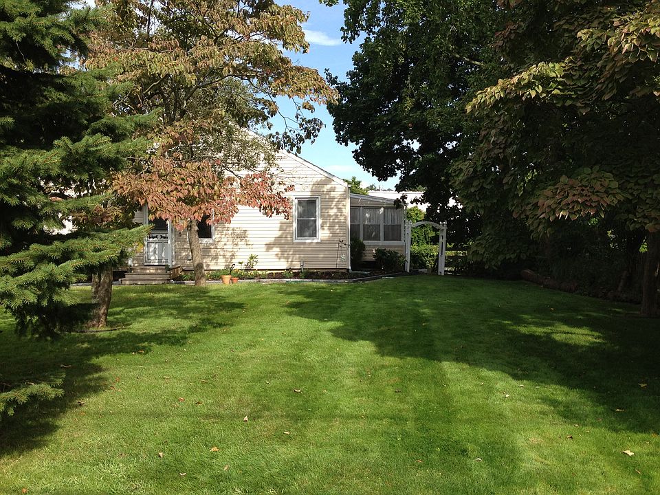 15 Baylawn Ave, Copiague, NY 11726 Zillow