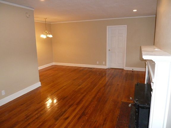 2nd image of 8 Athelone Ave