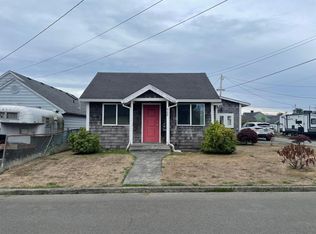 909 5th Ave, Seaside, OR 97138