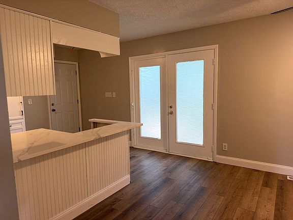 4th image of 24 Villanova Dr