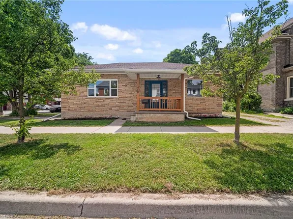 76 William St, Brantford, ON N3T 3K8