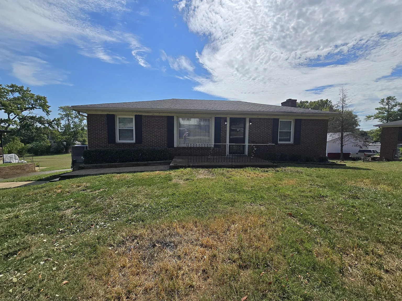 4 bed, 2.0 bath, 2200 sqft, $2,100 — Photo 1