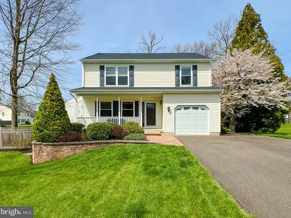 283 Croasdale Dr, Langhorne, PA 19047