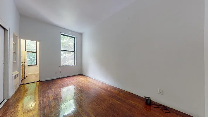 Rented by Bond New York | media 5