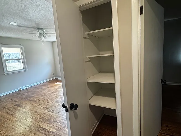 1601 Alderman Cir — Photo 6