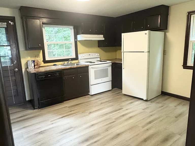 799 S West St #D — Photo 2