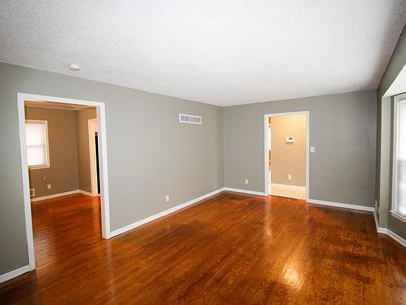3rd image of 8716 Evanston Ave