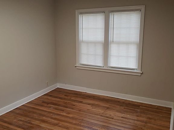 2nd image of 506 E Brookland Park Blvd #B