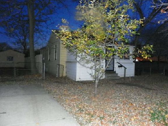 4th image of 1404 E Muir Ave