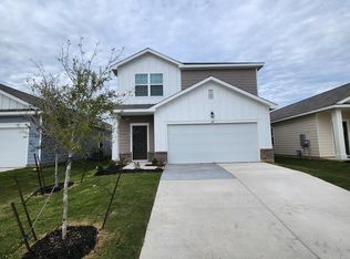 105 Blackbear Dr, Hutto, TX 78634