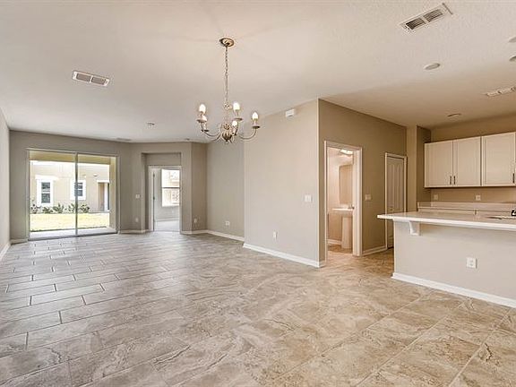 4th image of 13565 Fountainbleau Dr