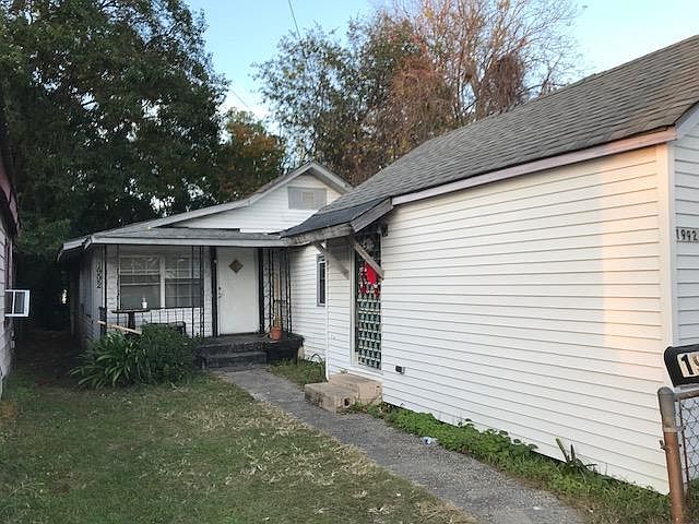 1st image of 1992 Irving Ave #1