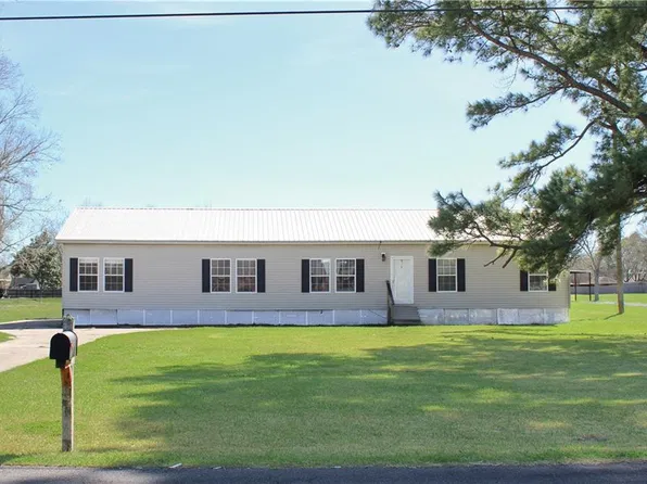 11713 Landry Ln, Port Allen, LA 70767