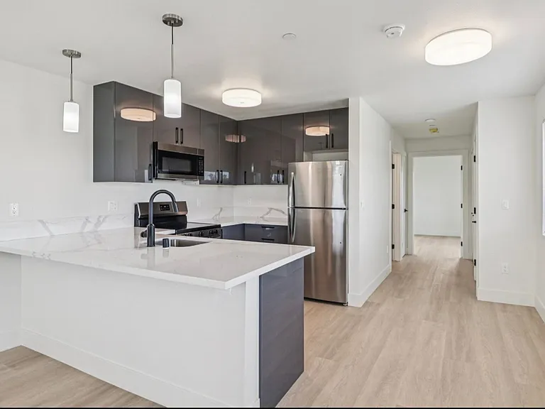 40rty on Colony — Photo 8