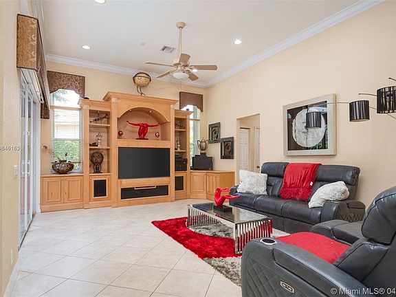 5th image of 1780 Harbor Pointe Cir
