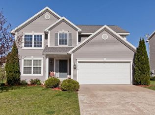 1004 Rolling Creek Dr NE, Cedar Rapids, IA 52402