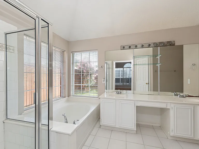 10613 Brandenberg Dr — Photo 19