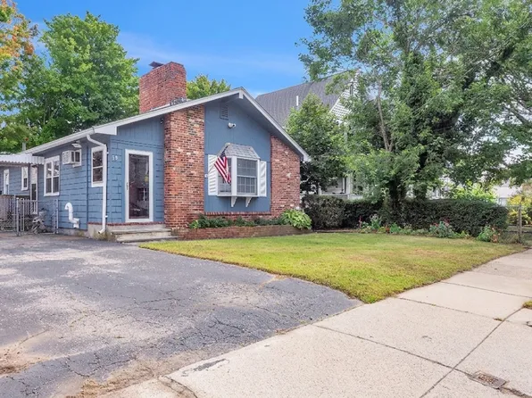 12 Clifford St, Hyde Park, MA 02136