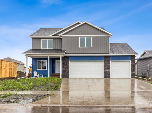7325 27th St S, Fargo, ND 58104