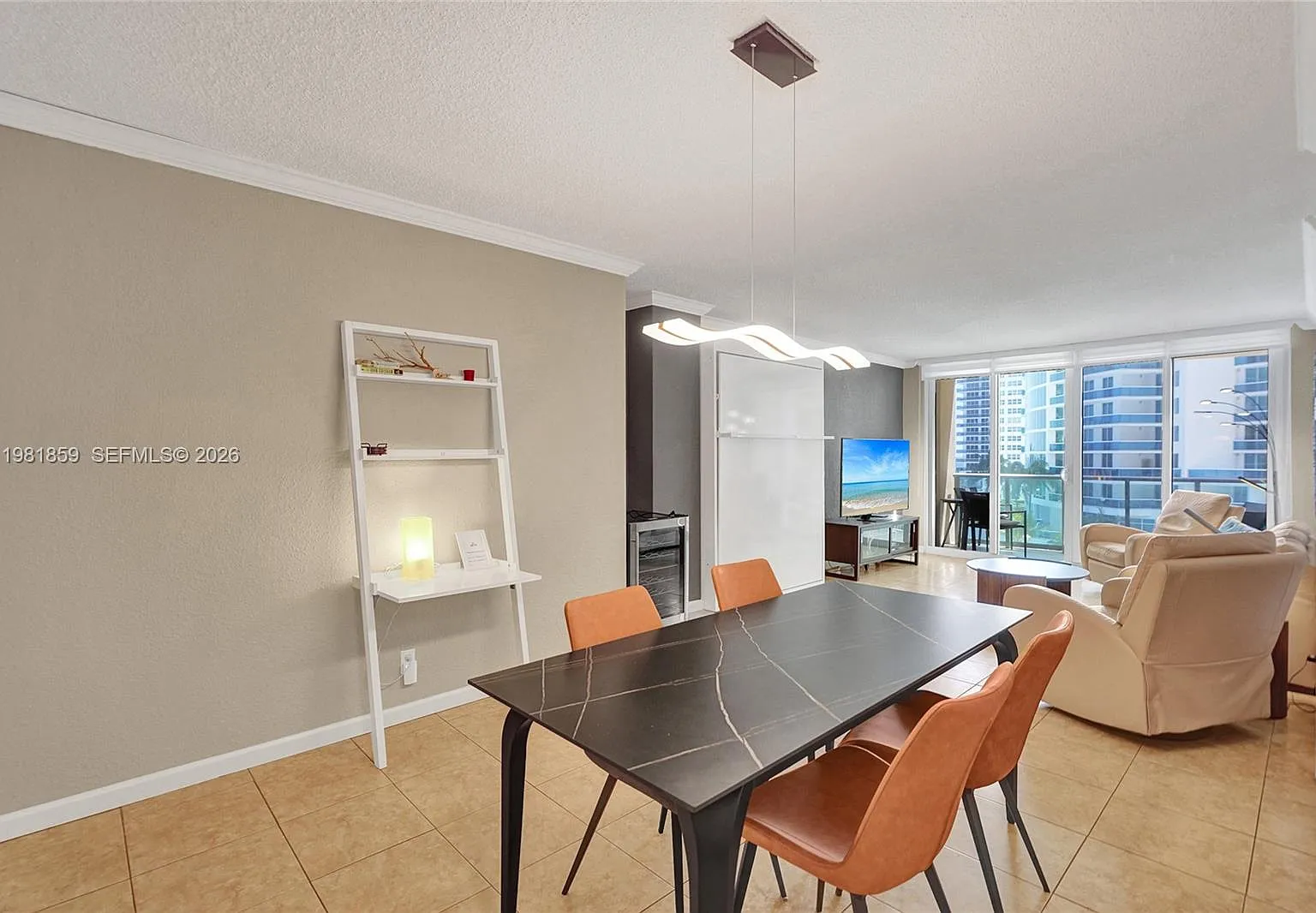 Wave Condo — Photo 4