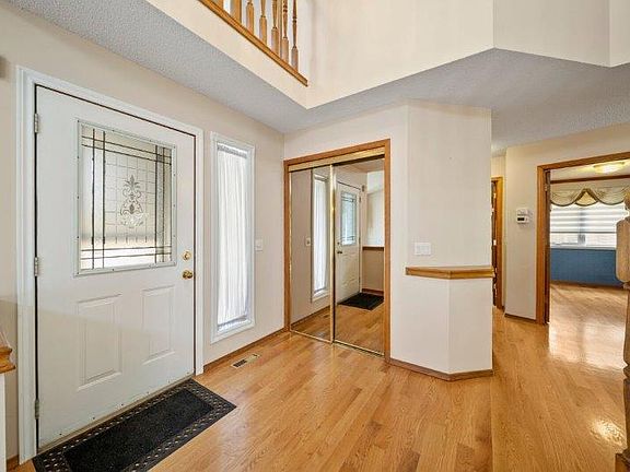 4th image of 327 Douglas Woods Dr SE