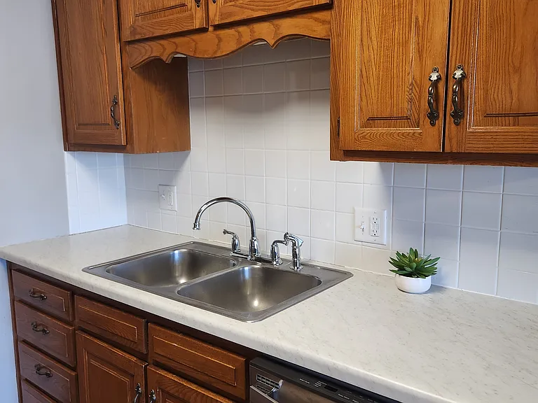 1633 E Lark St #2 — Photo 14