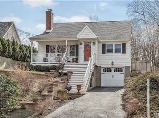 20 Doris Ave, Northport, NY 11768