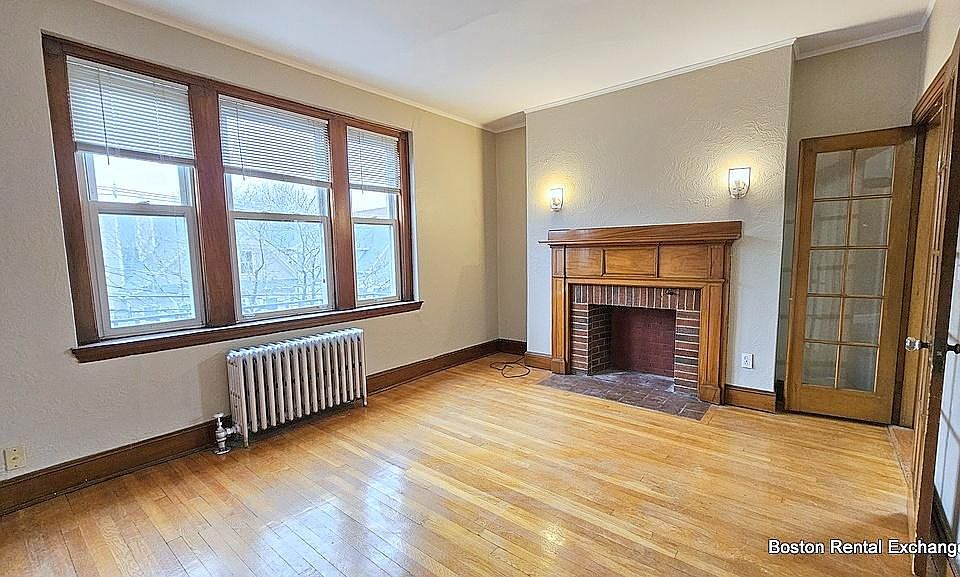 1st image of 123 Orchard St APT 32