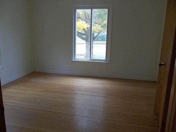 Sun room/ family room