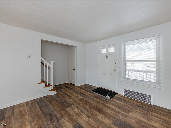 4th image of 21610 Crystal Ave