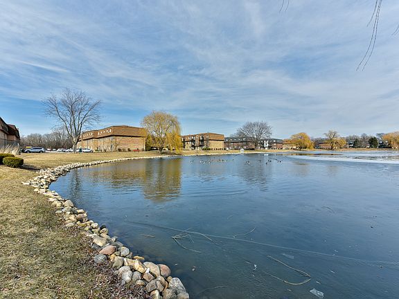 2nd image of 9467 Bay Colony Dr #219