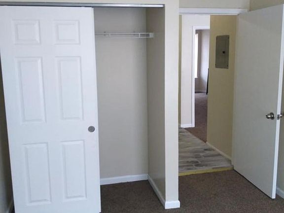 4th image of 7604-9 S Essex Ave #201