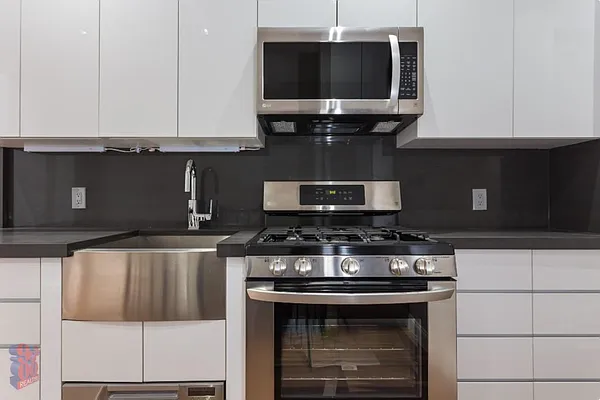 Rented by REAL New York | media 10