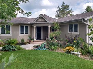 1105 N Morgan Rd, Oconomowoc, WI 53066