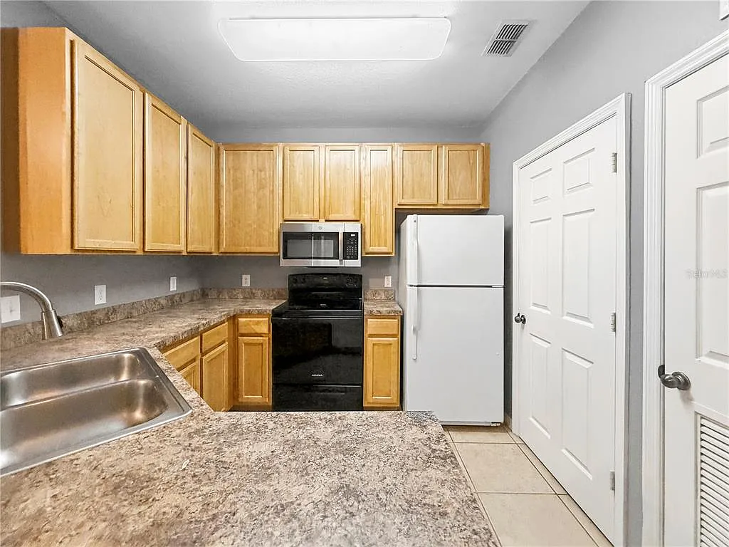 2 bed, 2.0 bath, 1157 sqft, $1,595 — Photo 4