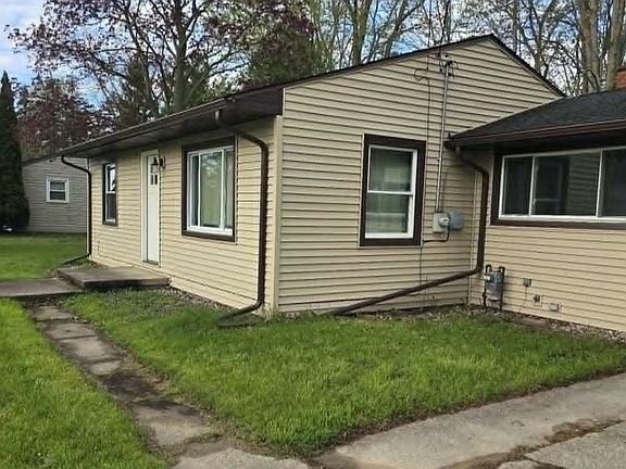 3rd image of 130 W Harcourt Dr
