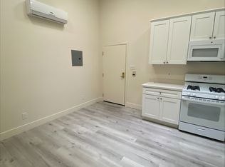 631 4th St #E, Santa Rosa, CA 95404