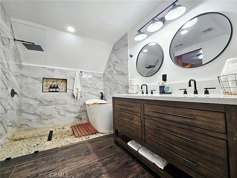759 Bergschrund Dr — Photo 20