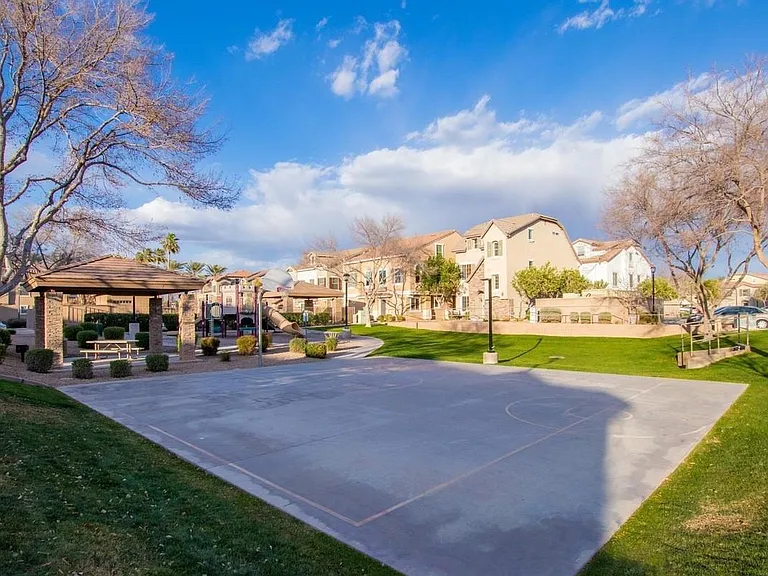 900 W Aspen Way — Photo 22