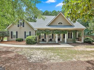 401 Bellway Ct, Tyrone, GA 30290