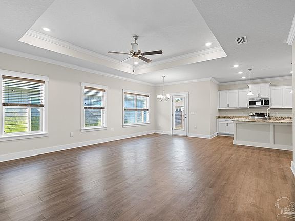3rd image of 12518 Windsor Dr